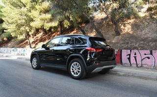 Mercedes-Benz GLA 180 2022 d-PROGRESSIVE 8G-DCT-DIESEL-thumb-5
