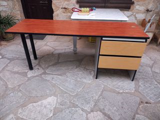 Ευρύχωρο γραφείο