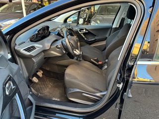 Peugeot 208 2015 1.2 PURETECH 82 ALLURE-thumb-11