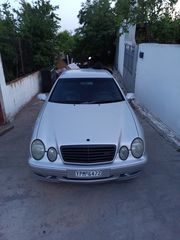 Mercedes-Benz CLK 200 2002 CLK 200 KOMPRESSOR-AVANGARDE