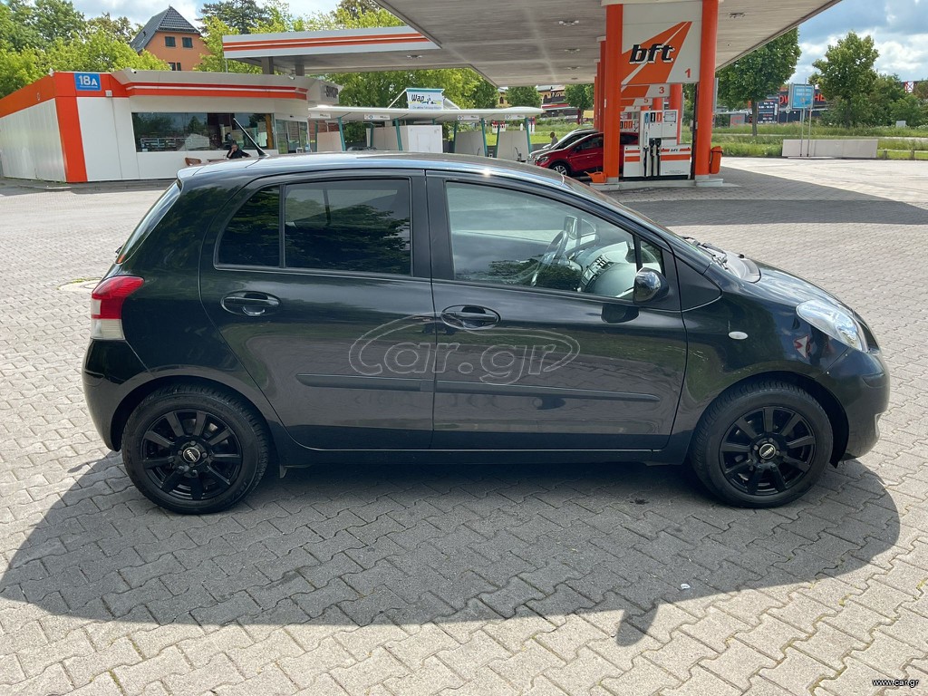 Toyota Yaris 2012 Daihatsu charade
