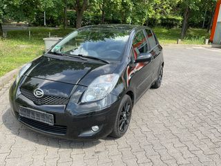 Toyota Yaris 2012 Daihatsu charade-thumb-5
