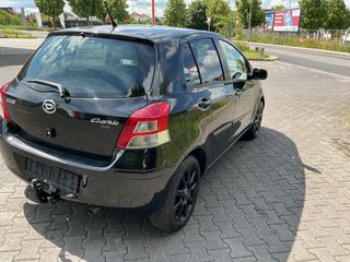 Toyota Yaris 2012 Daihatsu charade-thumb-6