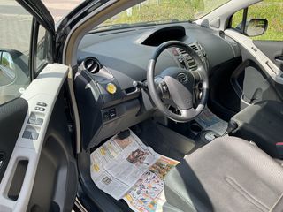 Toyota Yaris 2012 Daihatsu charade-thumb-9