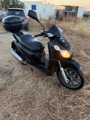 Piaggio Carnaby 200 2009-thumb-5