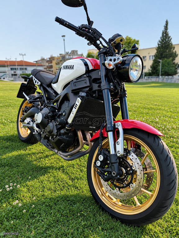 Yamaha XSR 900 2020 *ΤΙΜΗ ΚΑΛΟΚΑΙΡΙΟΥ* Συλλεκτική(Λευκό/Κόκκινο) –Σαν Καινούργια