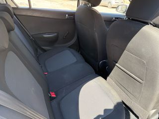Hyundai i 20 2013 DIESEL CRDI-thumb-10
