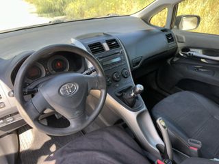 Toyota Auris 2008 1.4-thumb-6