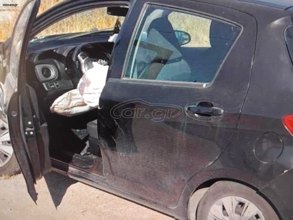 TOYOTA YARIS 2015 Πόρτες