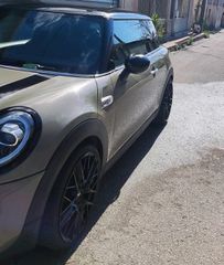 Mini Cooper S 2018-thumb-2