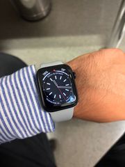Apple Watch SE 2 (2022)-thumb-1