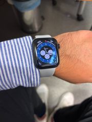 Apple Watch SE 2 (2022)-thumb-2