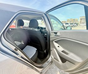 Hyundai i 20 2016 1.4 trend ,automatic book service-thumb-9