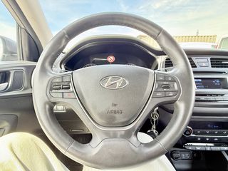 Hyundai i 20 2016 1.4 trend ,automatic book service-thumb-12