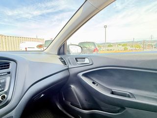 Hyundai i 20 2016 1.4 trend ,automatic book service-thumb-16
