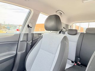 Hyundai i 20 2016 1.4 trend ,automatic book service-thumb-17