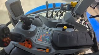 Τρακτέρ New Holland 2019 T6.165-thumb-9