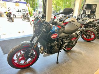 Triumph Trident 660 2025 Triple Tribute *ΠΡΟΣΦΟΡΑ* ΟΦΕΛΟΣ 1.700€-thumb-2