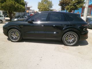 Porsche Cayenne 2023-thumb-6