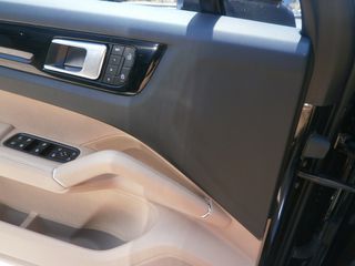 Porsche Cayenne 2023-thumb-20