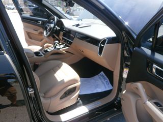 Porsche Cayenne 2023-thumb-25