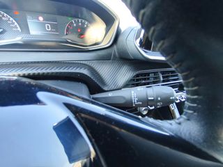 Peugeot 2008 2021-thumb-25