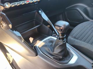 Peugeot 2008 2021-thumb-17