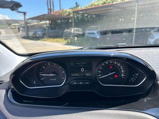 Peugeot 208 2012 1.2 PURETECH 82 STYLE-thumb-16