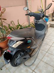 Piaggio Zip 25 2004-thumb-2