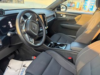Volvo XC40 2023-thumb-6