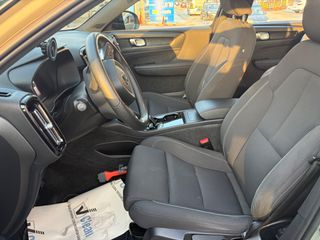 Volvo XC40 2023-thumb-7