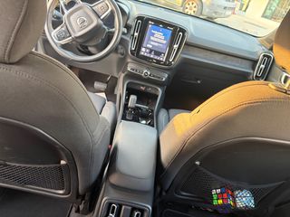 Volvo XC40 2023-thumb-11