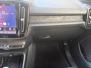 Volvo XC40 2023-thumb-12