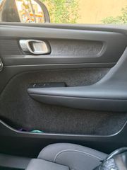 Volvo XC40 2023-thumb-13