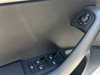 Skoda Octavia 2016-thumb-10