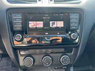 Skoda Octavia 2016-thumb-12