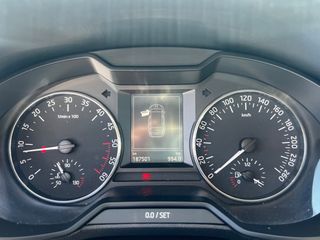 Skoda Octavia 2016-thumb-14