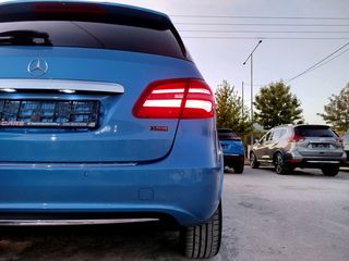 Mercedes-Benz B Electric Drive 2015 250e-thumb-9