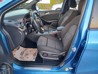 Mercedes-Benz B Electric Drive 2015 250e-thumb-23