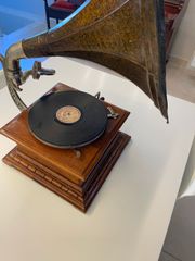 Αυθεντικό Αγγλικό Γραμμόφωνο (1925) με Χωνί – Πλήρως Αναπαλαιωμένο, Λειτουργικό (Περιλ. Βελόνες)
