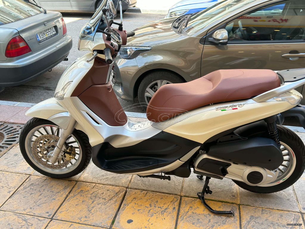 Piaggio Beverly 300 2016 BEVERLY 300 S