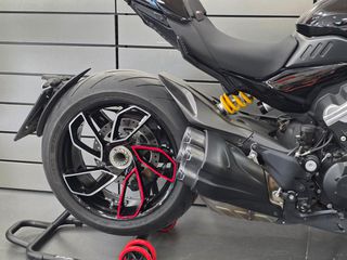 Ducati Diavel 2025 V4 Nero full extra !!-thumb-7