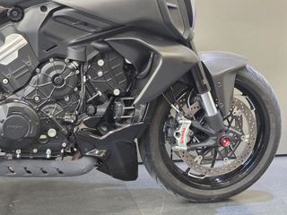 Ducati Diavel 2025 V4 Nero full extra !!-thumb-9