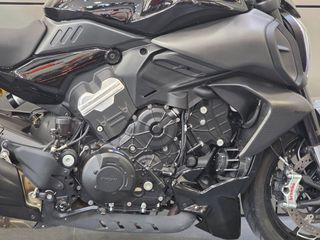 Ducati Diavel 2025 V4 Nero full extra !!-thumb-10