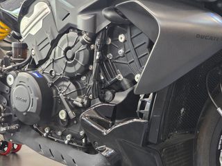 Ducati Diavel 2025 V4 Nero full extra !!-thumb-14
