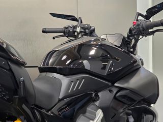 Ducati Diavel 2025 V4 Nero full extra !!-thumb-25
