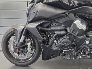 Ducati Diavel 2025 V4 Nero full extra !!-thumb-21