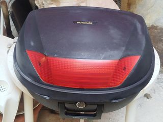 Μεγάλη Μπαγκαζιέρα Falcon Motocase 72lt για 2 Κράνη με βάση
