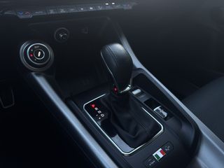 Alfa Romeo Tonale 2023 1.3 PHEV  Veloce AT6 e-Q4 280ps-thumb-17