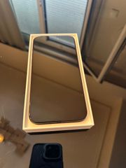 iPhone 15 plus-thumb-4